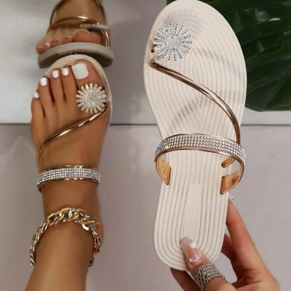 Rhinestones toe ring thong sandals Sz 8